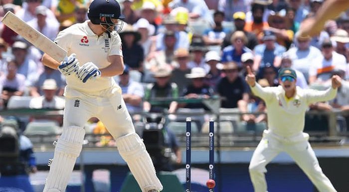 Smith denied as England hit back with five wickets