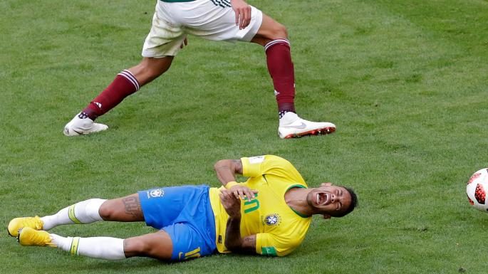 Neymar is an embarrassment to soccer,For all his talent