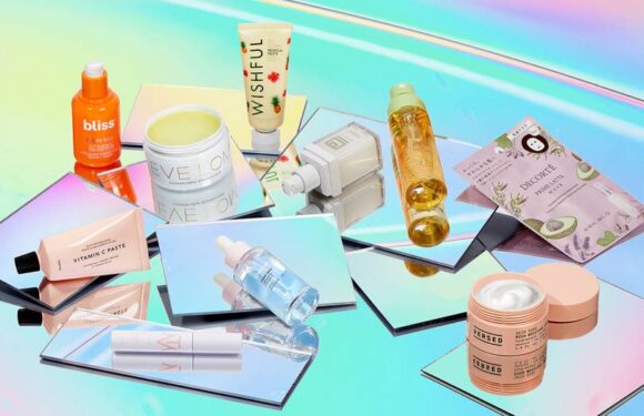 GLAMOUR’s Skincare Edit Beauty Box has landed, packed with ultimate facial goodies worth £287 – yours for just £44.99!